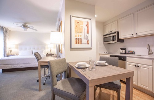 Palm Beach Gardens Hotel | Homewood Suites by Hilton Palm Beach Gardens