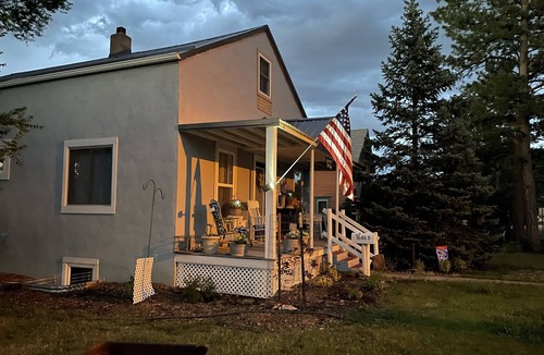 Hot Springs Cottage | Homey Cottage- Close to Attractions- 3 bedrooms- Sleeps 10-13