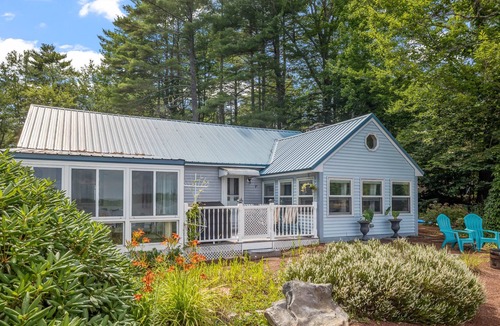 Middleton House | Hope's Haven -Waterfront on Sunrise Lake- w/ HOT TUB