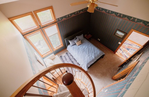 Hinckley House | Horse farm house on 39 acres