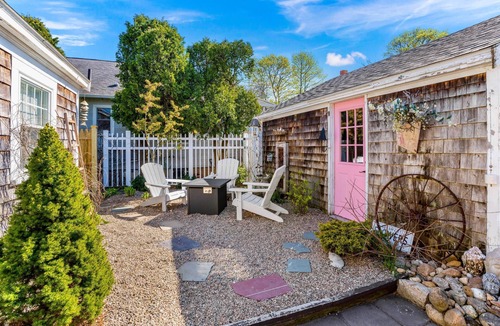 Hyannis Cottage | Hosting and Helping Other making Memories managed by Itrip Property Management