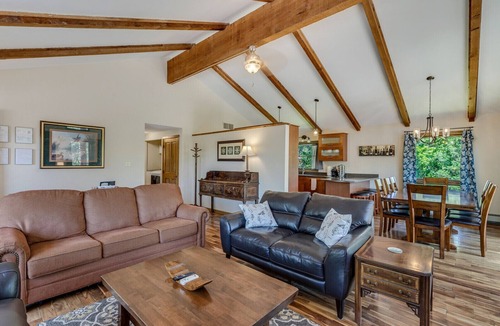 Glenwood Springs House | Hot Tub & Fire-Pit on the River with Mountain Views, Minutes to Downtown