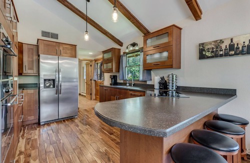 Glenwood Springs House | Hot Tub & Fire-Pit on the River with Mountain Views, Minutes to Downtown