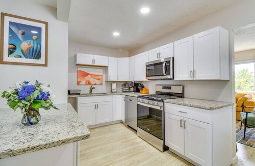 Near North Valley House | Hot Tub + Fire Pit - Sleeps 10 - 3 mi to Old Town