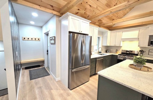 Bartlett House | Hot Tub, Game Room, Fire Pit, Hiking and Cozy home in wonderful Bartlett