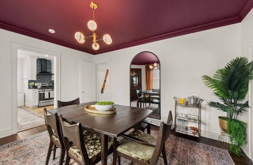 Kamm's Corners House | Hot Tub - Game Room - Sleeps 10 - Cleveland