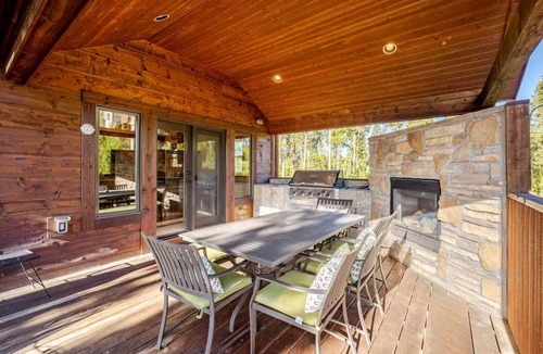 Grand Lake Cabin | Hot Tub. Grill. Walk to lake and fishing canal.