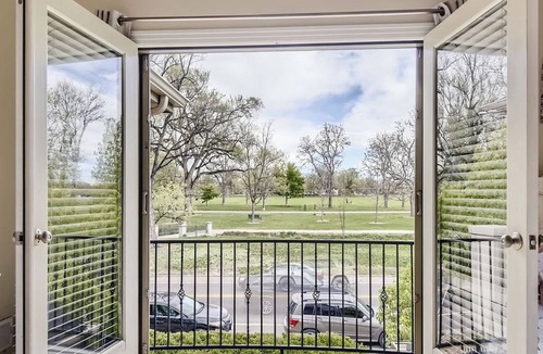 Washington Park West House | House in front of Washington Park