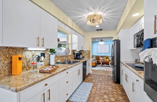 Lighthouse Point House | Htd Pool, Tiki Hut, Putt-Putt, Billiards, Pergola