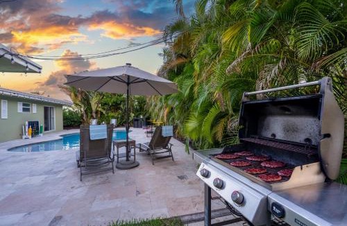 Singer Island House | Htd Saltwater Pool! Walk to BEACH! PingPong! BBQ!
