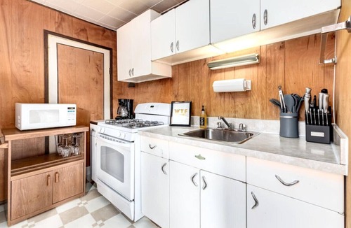 Harvie Heights Cabin | Huckleberry Lodge Mountain Getaway Near Banff!