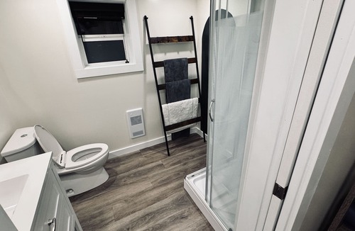 Castlegar House | Humble Heights Basement Suite