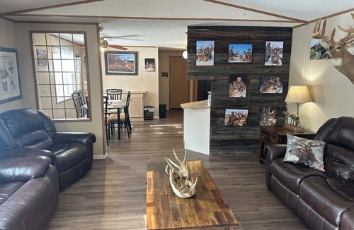 Division No. 11 House | Hunt Lodge B&B on private rolling 80 acre farm