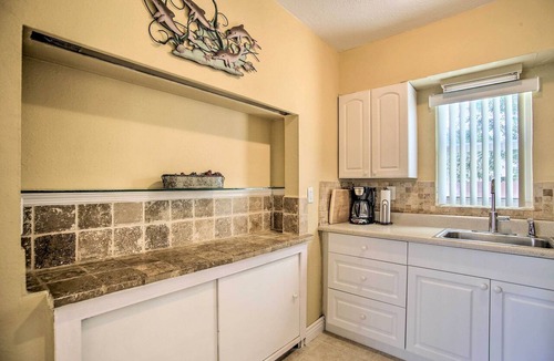 Pompano Beach Cottage | Ideally Located Abode w/Gazebo in Pompano Beach!