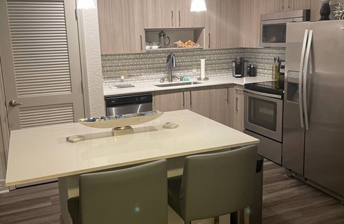 West Palm Beach Apartment | Immaculate 2-bedroom apartment in prime location!