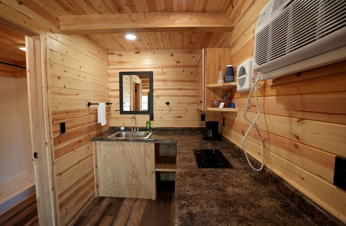 Rockerville Cabin | Impressive Wooden Cabin Placed in a Secluded Area in Rapid City, South Dakota