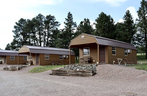 Rockerville Cabin | Impressive Wooden Cabin Placed in a Secluded Area in Rapid City, South Dakota