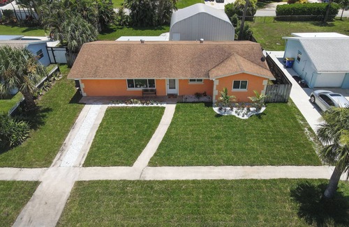 Jupiter House | Incredible 4-bedroom home in Tequesta FL with AC, WiFi and absolute comfort.
