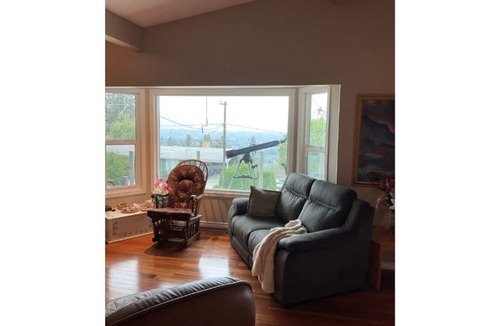 Toovey Heights House | Incredible City View Along w/ A Beautiful Lake View