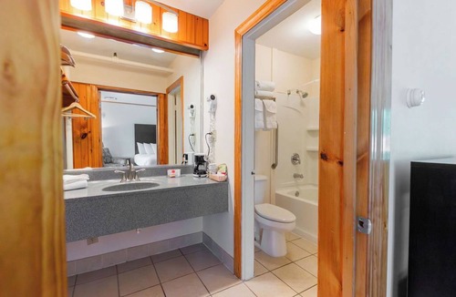 Lincoln Hotel | Indian Head Resort