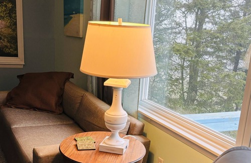 Monroe House | Indoor Pool & Hot Tub. Pets stay Free.