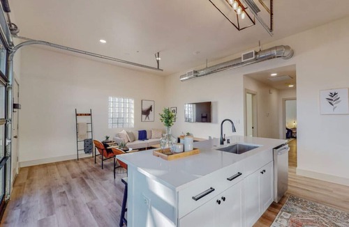 Nob Hill Condo | Industrial Condo|Outdoor Space|Nob Hill