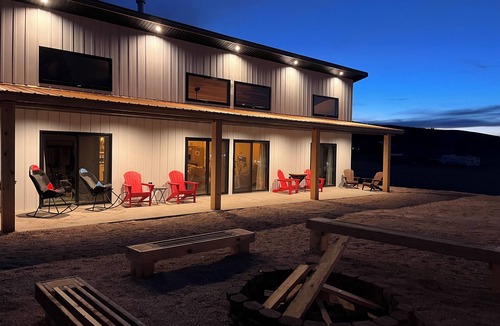 Piedmont House | Industrial style 2- bedroom: garage, hot tub, AC, Fireplace, Wi-Fi!