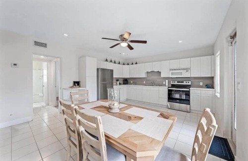 Palm Beach Shores Apartment | INLET PALM BEACHES