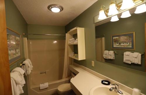 Waterville Valley House | Inns of Waterville Valley 201 Two Bedroom Unit at Inns of Waterville Valley