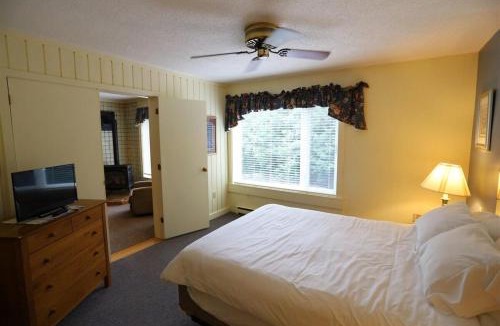 Waterville Valley House | Inns of Waterville Valley 304 One Bedroom Unit at Inns of Waterville Valley