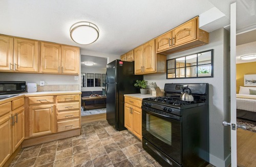 Greeley Apartment | Inviting Bungalow Next to Unc - Free Cruiser Bikes!