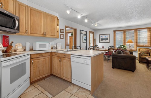 Winter Park Condo | Iron Horse 1 bedroom sleeps 4 - cozy condo getaway