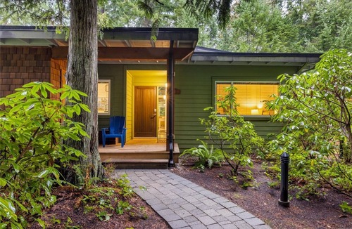 Regional District of Nanaimo House | Island Beach House at Rathtrevor, Tucked in the forest and steps to the beach