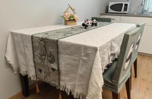 Saanich East Apartment | Island Panda Paradise in Victoria