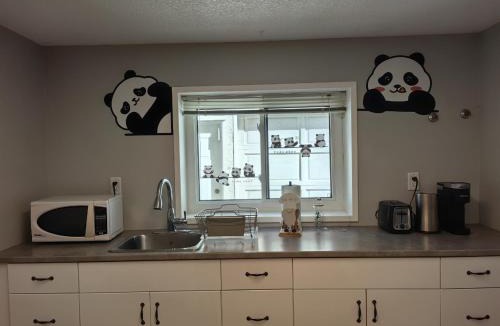 Saanich East Apartment | Island Panda Paradise in Victoria
