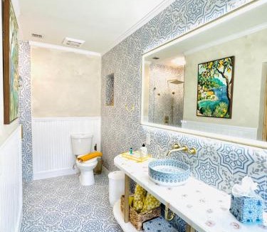 Mango Groves House | Italian Amalfi Cottage - Walk to the beach - Hot Tub