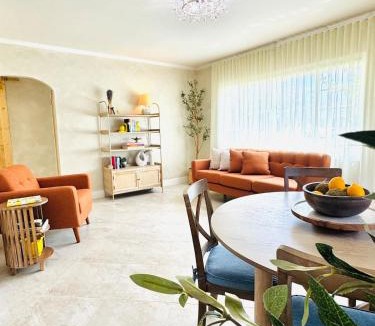 Mango Groves House | Italian Amalfi Cottage - Walk to the beach - Hot Tub