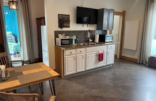 Lake Worth Apartment | J&k’s Chic Farmhouse Downtown Lake Worth Beach