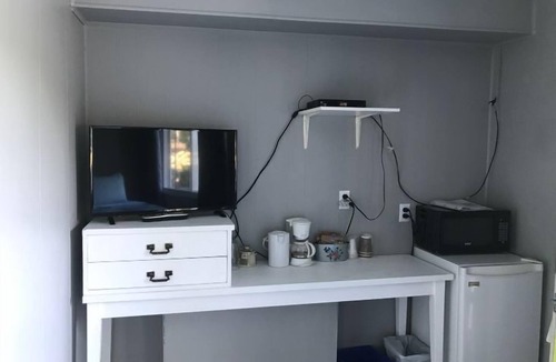 Clearwater Hotel | Jasper Way Inn Resort & Campground