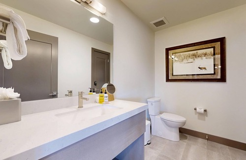 Jackson Condo | JHRL - Peak Retreat | Close walk to Jackson Town Square