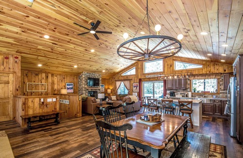 Bartlett Ski Chalet | Journey's End - 4BR Chalet 7 Min to Attitash