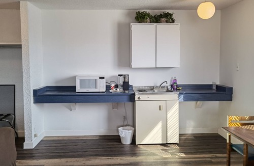 Entwistle Hotel | Journeyman Inn Motel