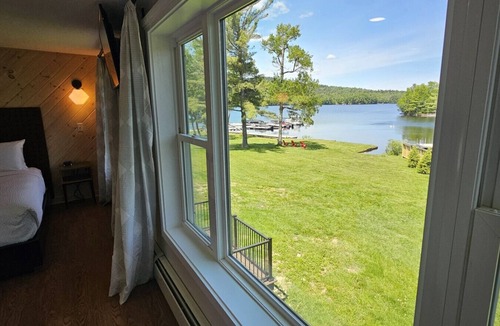 Greenville Junction Hotel | Juniper Motel-Deluxe Double Queen*RM7*Pet Friendly*Lake Access