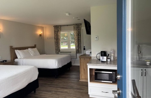 Greenville Junction Hotel | Juniper Motel-Double Queen*RM11*Pet Friendly*Lake Access*ATV Access