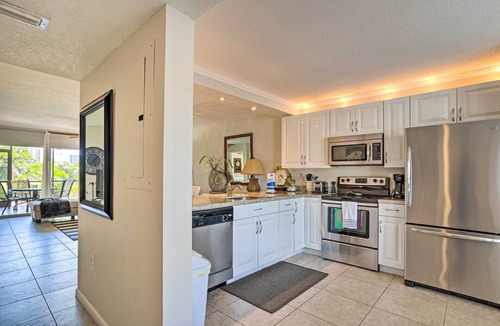 Sea Palms Apartment | Jupiter Condo w/Pool Access, Walk to Beach!