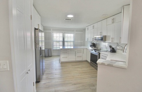 Jupiter House | Jupiter Sunshine 3 BR Home w/Pool in the heart of Jupiter!