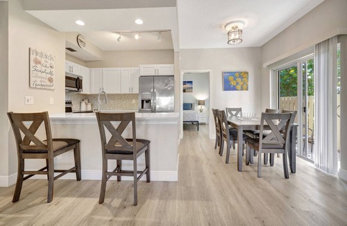 Bella Vista Condo | JupRent's Beachy Keen - Beach - Pool-Golf-Fishing-Biking steps away - 2Bed/2Bath