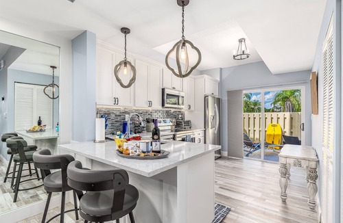 Bella Vista Condo | JupRent's Bella Paradise - Prime Location -Beach Ocean Golf Fishing - 2Bed/2Bath