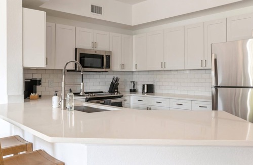 Wellington Apartment | Kasa | Bright & Airy 1BD + Gym | Wellington