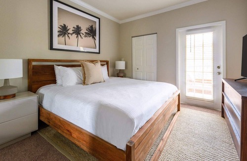Wellington Apartment | Kasa | Family Friendly 2BD + Pool Access | Wellington